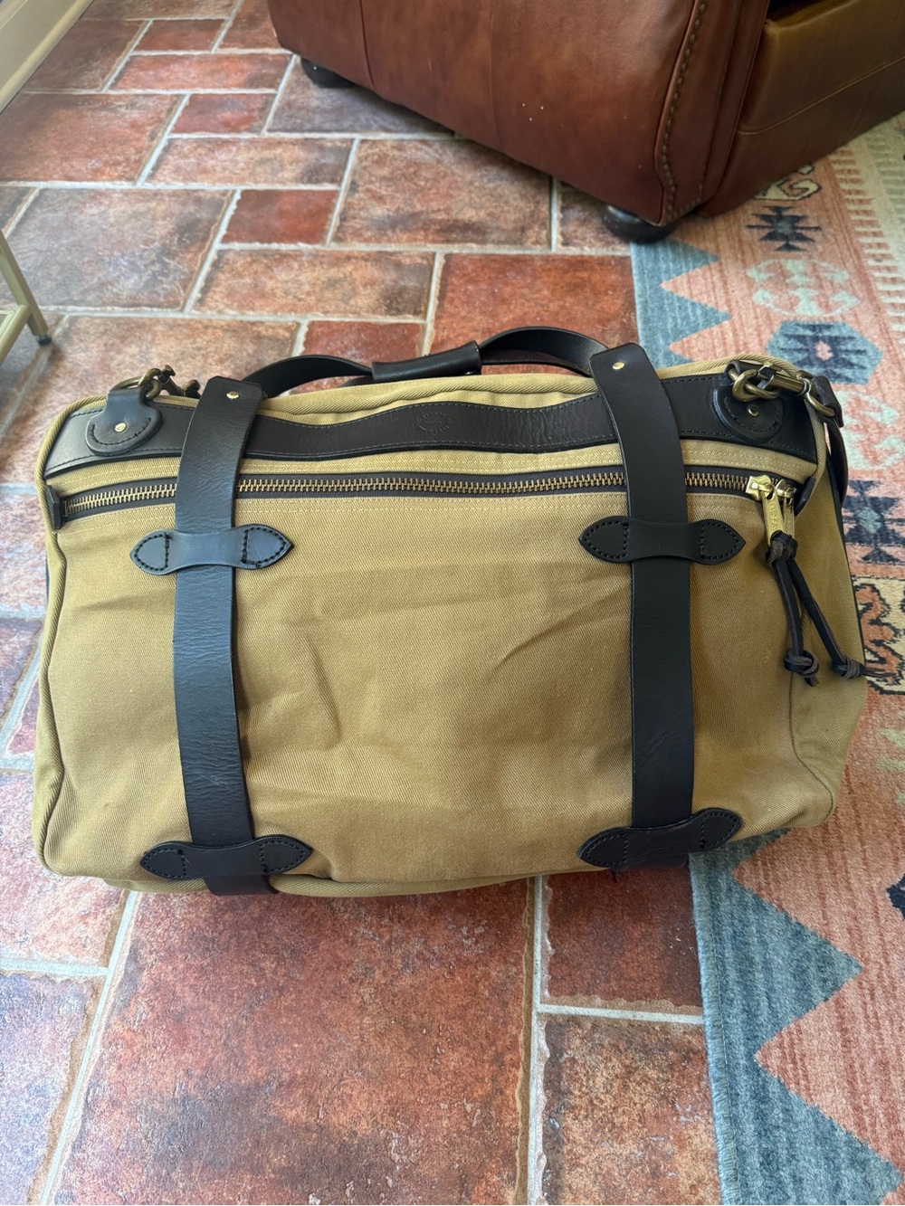 Filson Tan Canvas Duffel with Dark Brown Leather Trim twill Pullman style large - Picture 2 of 9
